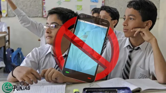 Punjab Schools Ban Mobiles Phones to maintain Classroom Discipline